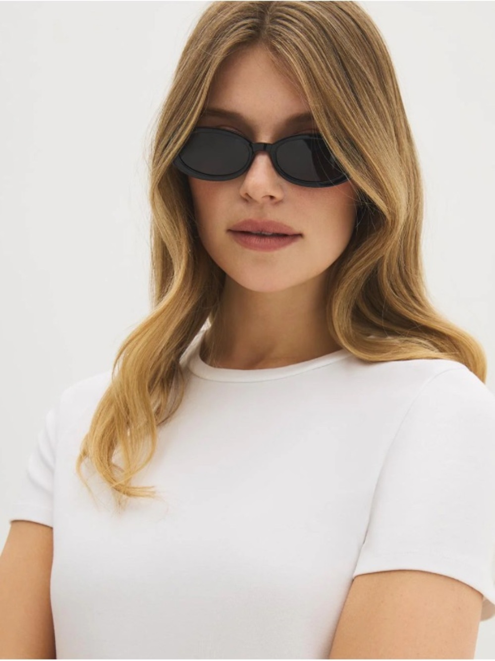 Classic Black Oval Frame Women's Sunglasses